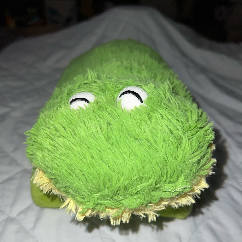 Pillow Pets Friendly Frog Stuffed Animal Plush Toy